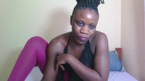 Snapshot of babyrozillah chatting on 07/06/26, 07:05 PRISCILLAH online show from 07/06/26, 07:05