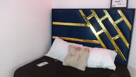 Snapshot of babyvalen69 chatting on 02/18/26, 12:23 VALENTINA online show from 02/18/26, 12:23