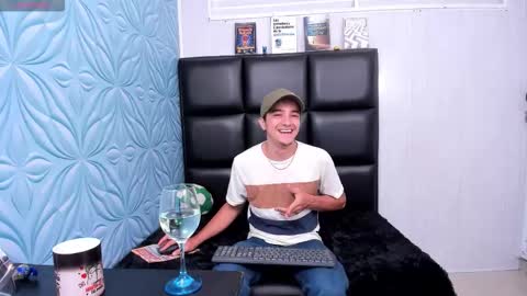 Snapshot of bad_boy_21_ chatting on 02/15/26, 05:15 bad_boy_21_ online show from 02/15/26, 05:15