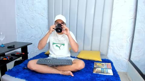 Snapshot of bad_boy_21_ chatting on 02/18/26, 03:57 bad_boy_21_ online show from 02/18/26, 03:57