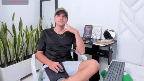 Snapshot of bad_boy_21_ chatting on 02/21/26, 04:57 bad_boy_21_ online show from 02/21/26, 04:57