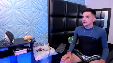 Snapshot of bad_boy_21_ chatting on 03/01/26, 06:04 bad_boy_21_ online show from 03/01/26, 06:04