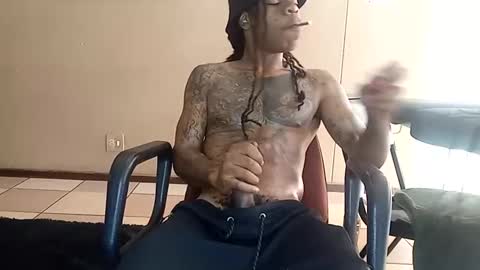 Snapshot of bad_dawgg chatting on 10/14/25, 06:03 rastafaria online show from 10/14/25, 06:03