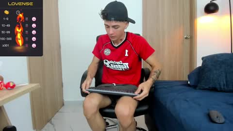 Snapshot of badboy_one chatting on 02/03/25, 01:51 jhojan online show from 02/03/25, 01:51