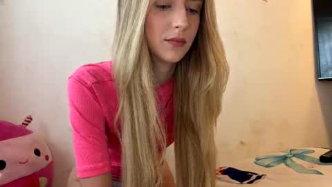 Snapshot of badbunnyclub69 chatting on 07/19/26, 01:37 badbunnyclub69 online show from 07/19/26, 01:37