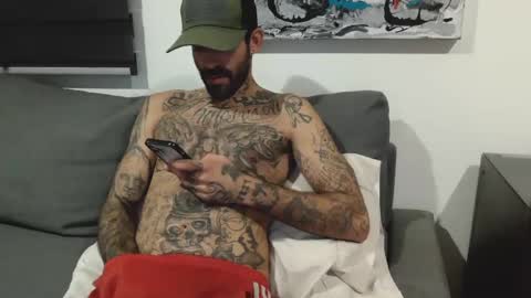 BadCouple  online show from 10/01/25, 11:44