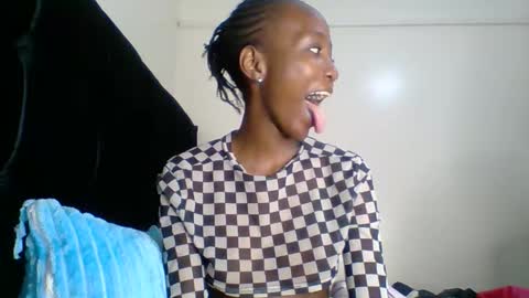 baddie_bunnie online show from 11/29/25, 02:36