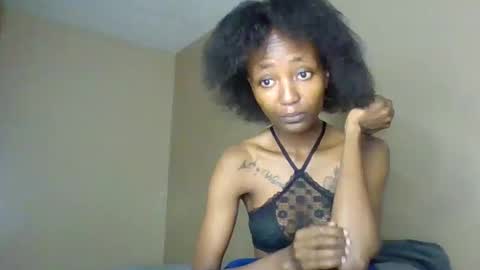 baddie_bunnie online show from 12/15/25, 01:54