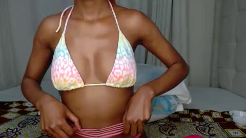 Snapshot of baddie_caramell chatting on 09/13/25, 01:27 baddie_caramell online show from 09/13/25, 01:27