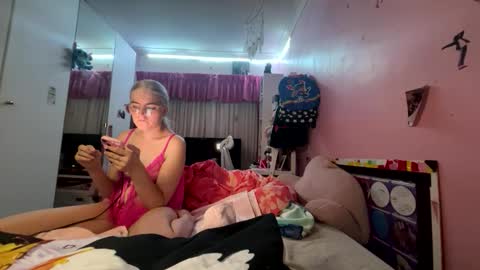 Snapshot of baddieprettypussy chatting on 04/14/26, 04:13 baddieprettypussy online show from 04/14/26, 04:13
