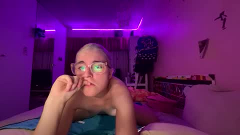 Snapshot of baddieprettypussy chatting on 04/18/26, 08:53 baddieprettypussy online show from 04/18/26, 08:53