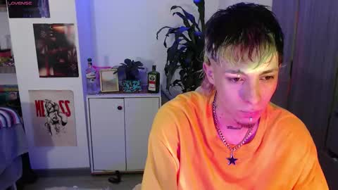 Snapshot of badeyes_crazylilgoat chatting on 09/29/25, 10:20 Dan  Lila  online show from 09/29/25, 10:20