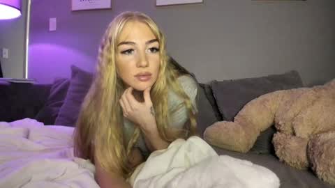 Jade online show from 11/06/25, 03:29