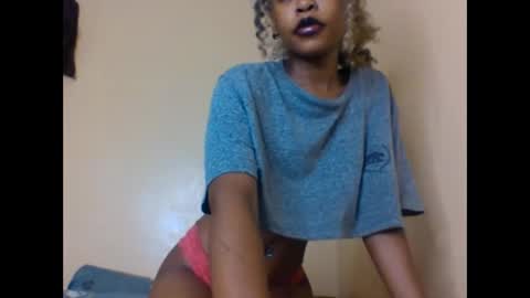 Lily. online show from 10/20/25, 02:56