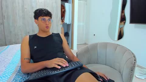 Snapshot of badgyal_ chatting on 12/17/24, 11:28 Beck and Rick online show from 12/17/24, 11:28