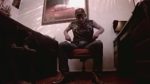 Snapshot of badhombremx chatting on 04/06/26, 01:58 Mexican livin Off the Wall online show from 04/06/26, 01:58