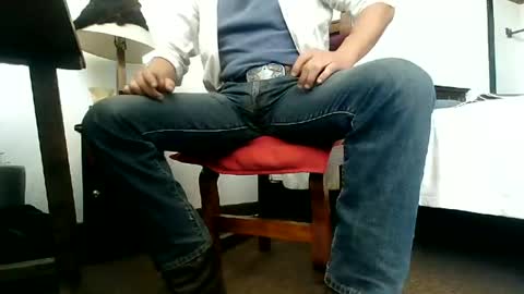 Snapshot of badhombremx chatting on 07/24/26, 05:33 Mexican livin Off the Wall online show from 07/24/26, 05:33