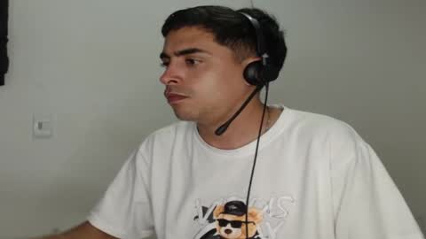 Snapshot of badjuanhot chatting on 12/23/24, 02:13 Juan Help us reach 100 likes online show from 12/23/24, 02:13