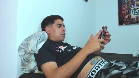 Snapshot of badjuanhot chatting on 12/30/24, 07:37 Juan Help us reach 100 likes online show from 12/30/24, 07:37