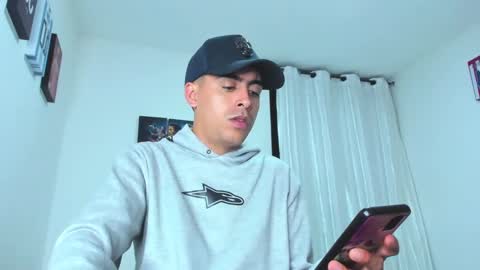 Snapshot of badjuanhot chatting on 12/31/24, 03:55 Juan Help us reach 100 likes online show from 12/31/24, 03:55