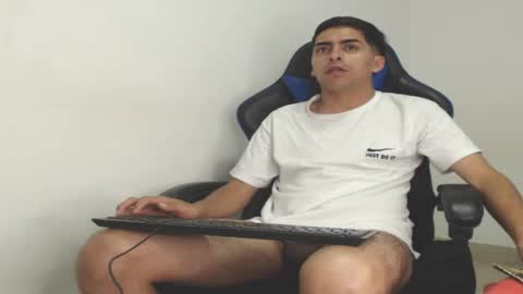 Snapshot of badjuanhot chatting on 01/07/25, 11:48 Juan Help us reach 100 likes online show from 01/07/25, 11:48