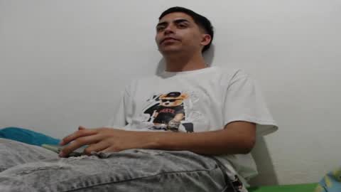 Snapshot of badjuanhot chatting on 01/08/25, 01:00 Juan Help us reach 100 likes online show from 01/08/25, 01:00