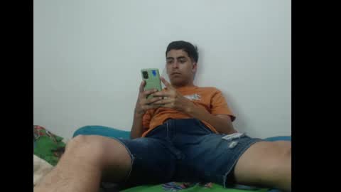 Snapshot of badjuanhot chatting on 01/10/25, 11:33 Juan Help us reach 100 likes online show from 01/10/25, 11:33