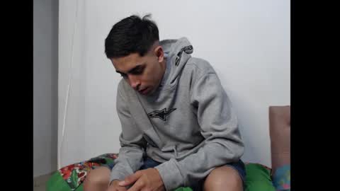 Snapshot of badjuanhot chatting on 01/13/25, 01:34 Juan Help us reach 100 likes online show from 01/13/25, 01:34