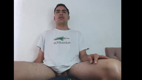 Snapshot of badjuanhot chatting on 01/13/25, 04:08 Juan Help us reach 100 likes online show from 01/13/25, 04:08