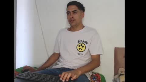 Snapshot of badjuanhot chatting on 01/13/25, 09:20 Juan Help us reach 100 likes online show from 01/13/25, 09:20