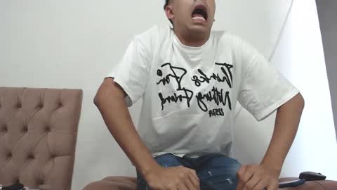 Snapshot of badjuanhot chatting on 01/15/25, 12:36 Juan Help us reach 100 likes online show from 01/15/25, 12:36