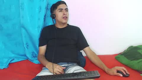 Snapshot of badjuanhot chatting on 01/18/25, 03:20 Juan Help us reach 100 likes online show from 01/18/25, 03:20