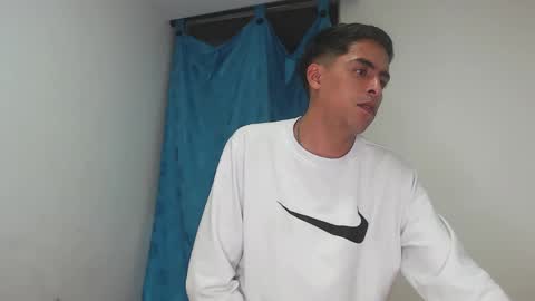 Snapshot of badjuanhot chatting on 01/21/25, 03:59 Juan Help us reach 100 likes online show from 01/21/25, 03:59