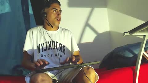 Snapshot of badjuanhot chatting on 01/26/25, 06:07 Juan Help us reach 100 likes online show from 01/26/25, 06:07