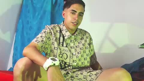 Snapshot of badjuanhot chatting on 01/26/25, 11:18 Juan Help us reach 100 likes online show from 01/26/25, 11:18