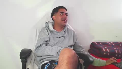 Snapshot of badjuanhot chatting on 01/30/25, 02:15 Juan Help us reach 100 likes online show from 01/30/25, 02:15