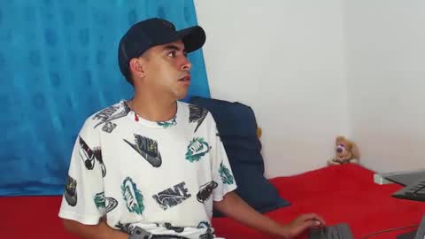 Snapshot of badjuanhot chatting on 02/20/25, 11:31 Juan Help us reach 100 likes online show from 02/20/25, 11:31