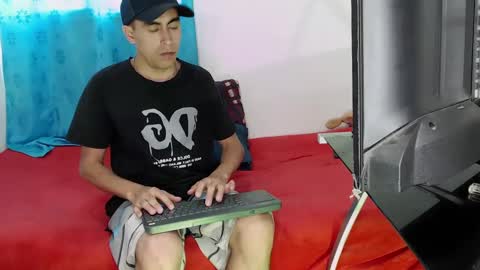 Snapshot of badjuanhot chatting on 03/06/25, 05:22 Juan Help us reach 100 likes online show from 03/06/25, 05:22