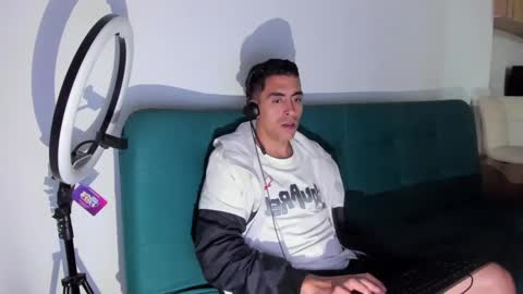 Snapshot of badjuanhot chatting on 10/02/25, 03:02 Juan Help us reach 100 likes online show from 10/02/25, 03:02