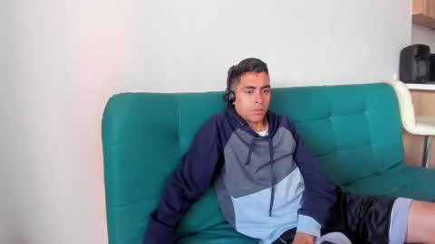 Snapshot of badjuanhot chatting on 10/03/25, 02:58 Juan Help us reach 100 likes online show from 10/03/25, 02:58