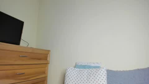 Snapshot of badmodel_ chatting on 01/24/25, 02:30 Name online show from 01/24/25, 02:30