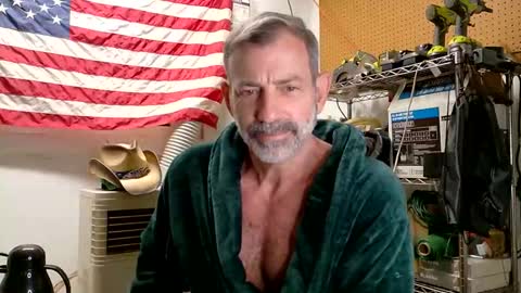 Snapshot of badnightwolf chatting on 10/10/25, 11:20 Silver online show from 10/10/25, 11:20