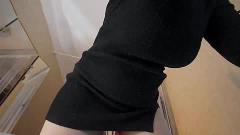 Snapshot of badwebcamgirl chatting on 02/04/26, 02:01 engely online show from 02/04/26, 02:01