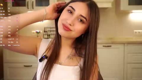 Snapshot of bae_miamor chatting on 06/11/26, 10:13 Hello my name is Ariella online show from 06/11/26, 10:13