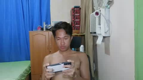 Snapshot of baggage00 chatting on 07/13/26, 12:35 baggage00 online show from 07/13/26, 12:35