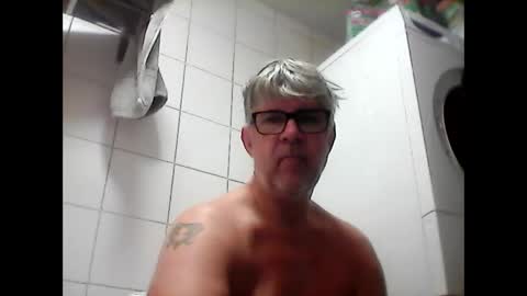 baggelina75 online show from 12/31/24, 08:59