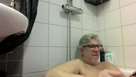 baggelina75 online show from 04/01/26, 06:49