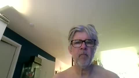 Snapshot of baggelina75 chatting on 04/25/26, 11:57 baggelina75 online show from 04/25/26, 11:57