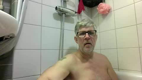 Snapshot of baggelina75 chatting on 05/06/26, 06:57 baggelina75 online show from 05/06/26, 06:57