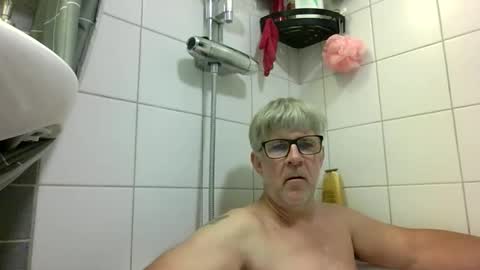 Snapshot of baggelina75 chatting on 06/07/26, 04:00 baggelina75 online show from 06/07/26, 04:00